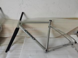 Китай Широкие шины, гравийный велосипедный каркас 700x45c Легкий пляжный велосипед поставщик